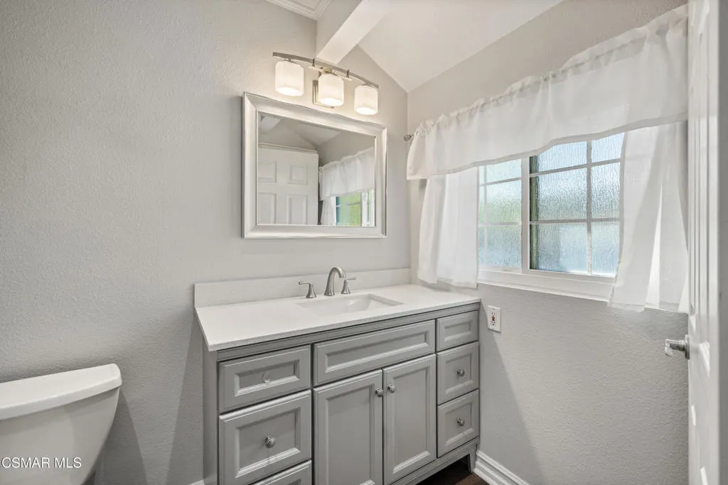 365 Jeremiah Drive C, Simi Valley, California 93065 home-pic-17
