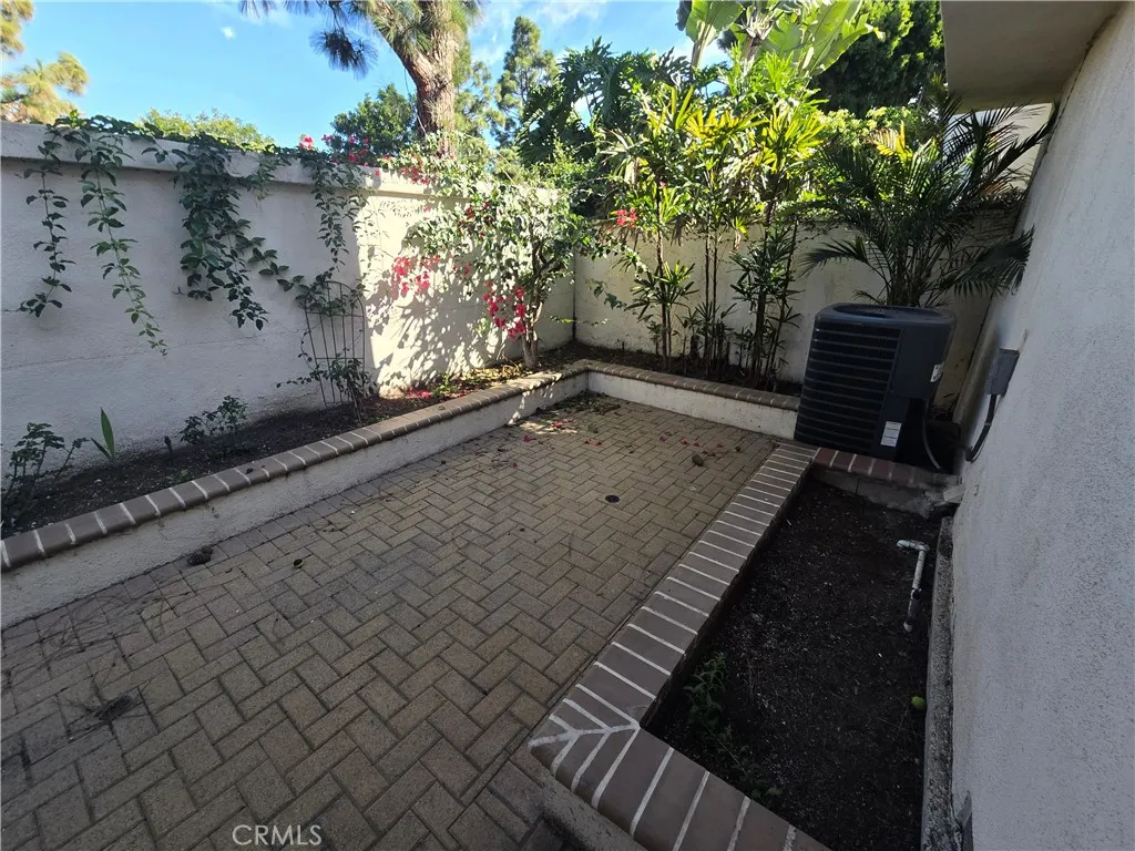18 Laconia, Irvine, California 92614 home-pic-26