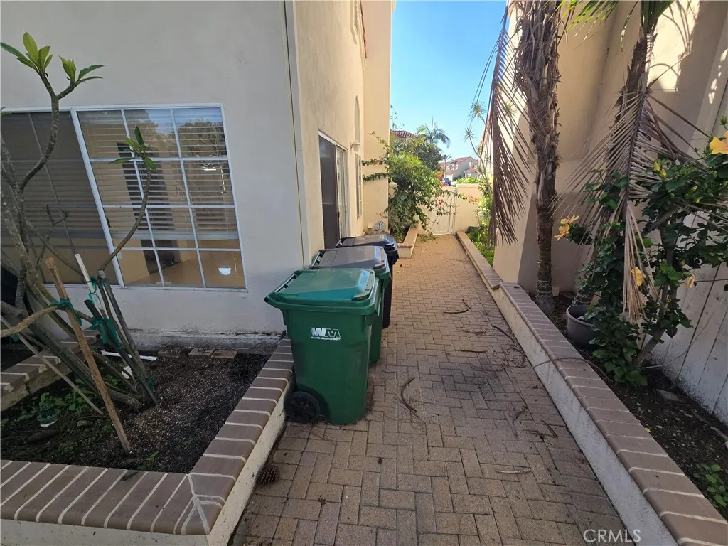 18 Laconia, Irvine, California 92614 home-pic-28