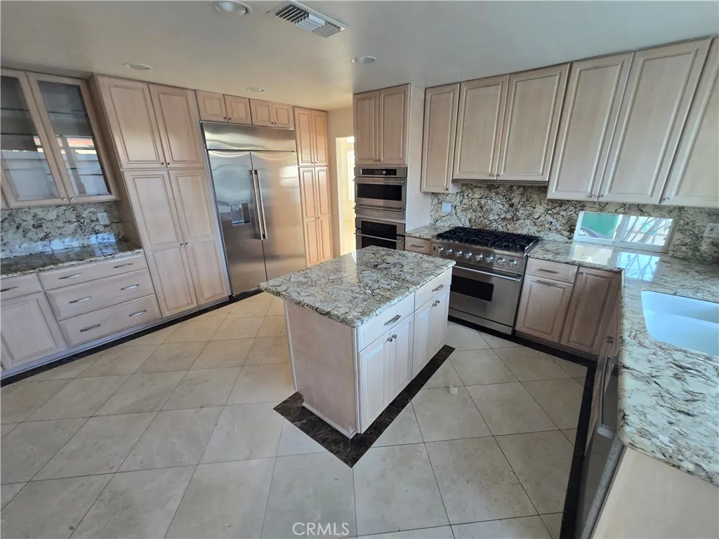 18 Laconia, Irvine, California 92614 home-pic-3