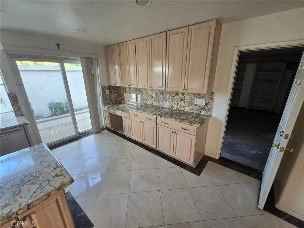 18 Laconia, Irvine, California 92614 home-pic-4