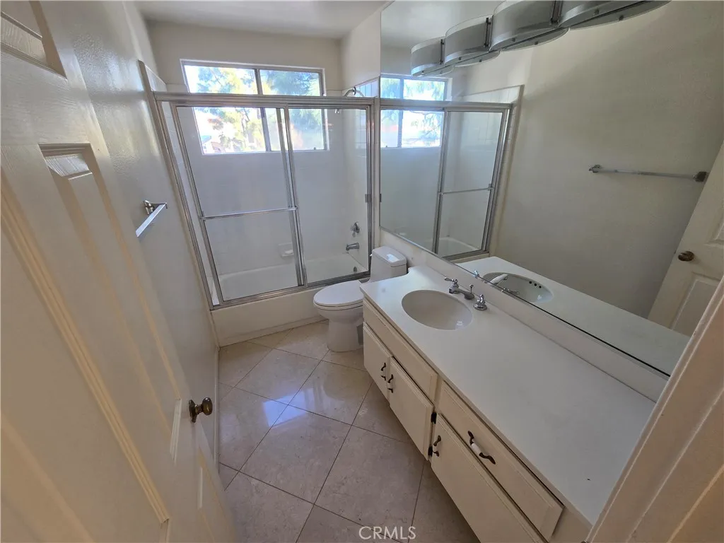18 Laconia, Irvine, California 92614 home-pic-8