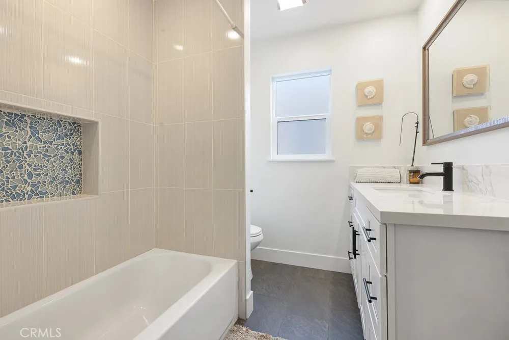 4434 Santa Monica Avenue, San Diego, California 92107 home-pic-11