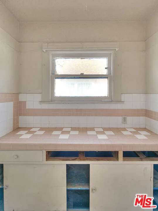 4278 S Hobart Boulevard, Los Angeles, California 90062 home-pic-24