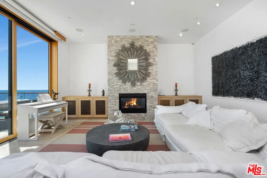 19824 Pacific Coast Highway, Malibu, California 90265 home-pic-12