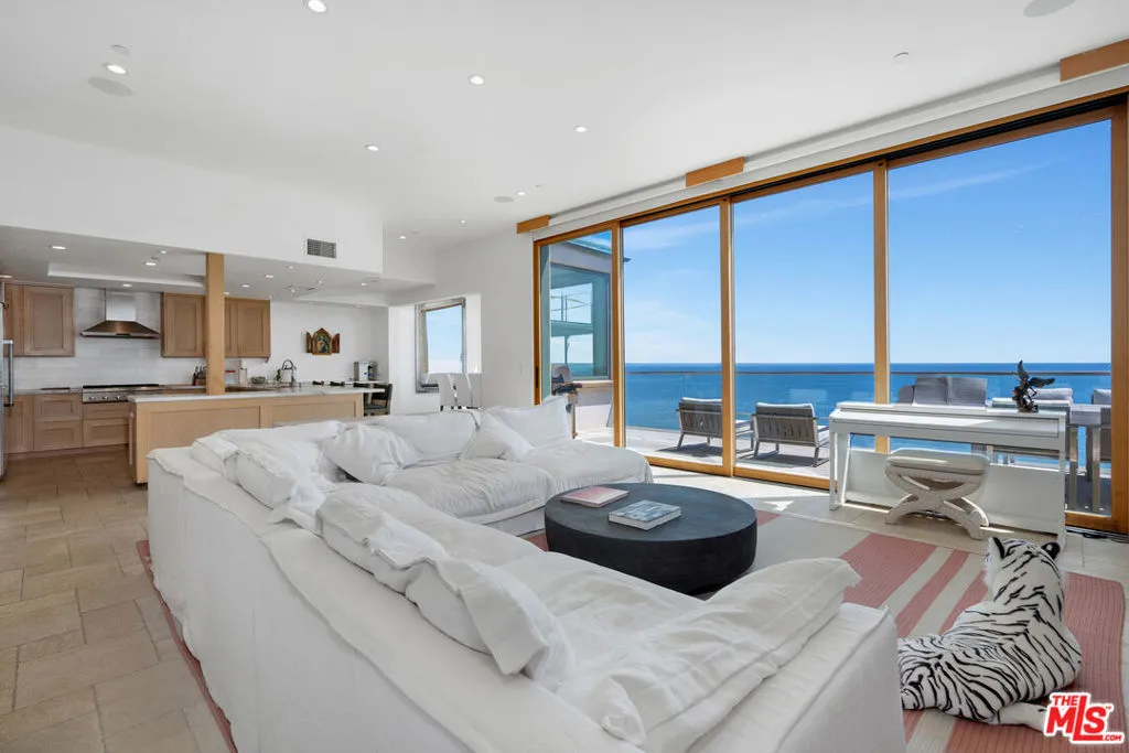 19824 Pacific Coast Highway, Malibu, California 90265 home-pic-6