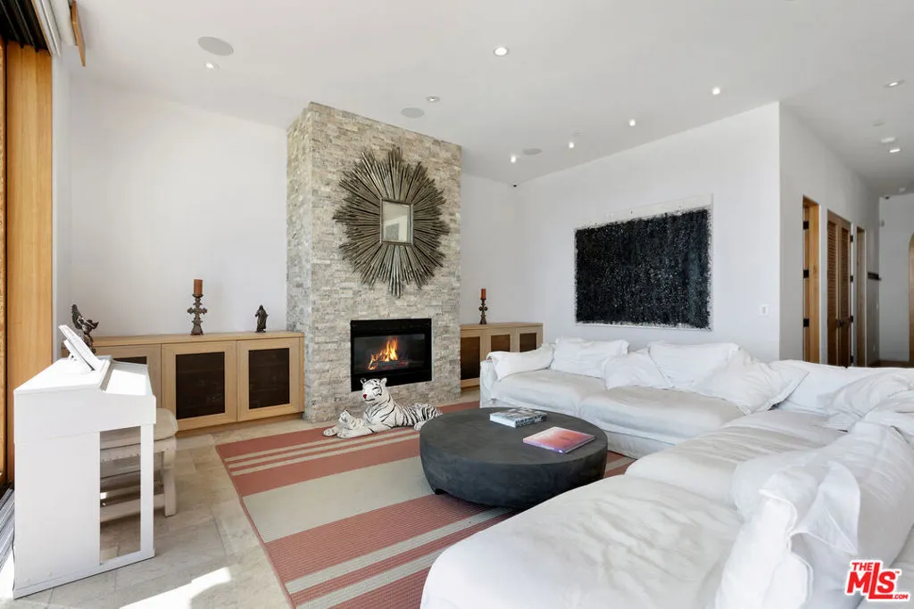 19824 Pacific Coast Highway, Malibu, California 90265 home-pic-13