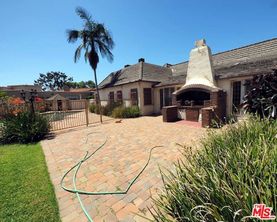742 Schumacher Drive, Los Angeles, California 90048 home-pic-3