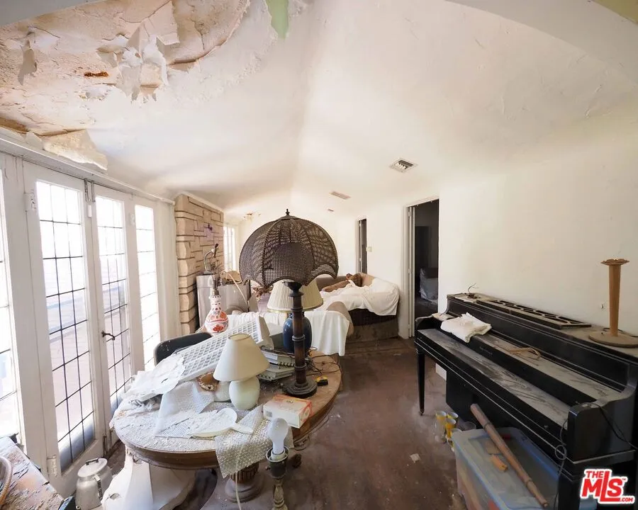 742 Schumacher Drive, Los Angeles, California 90048 home-pic-10