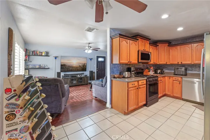 913 E Virginia, Barstow, California 92311