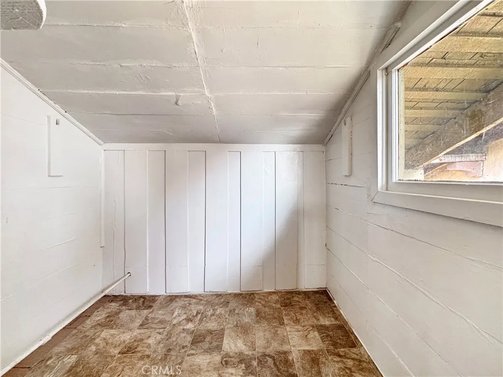 614 W 60th Street, Los Angeles, California 90044 home-pic-17