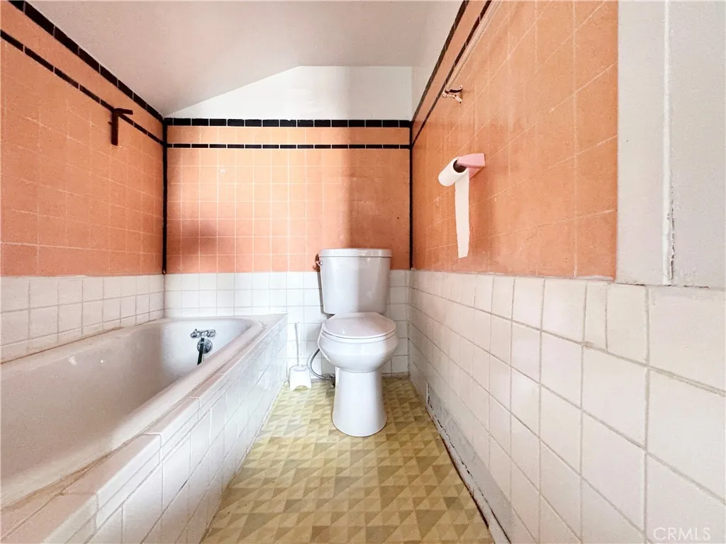 614 W 60th Street, Los Angeles, California 90044 home-pic-15