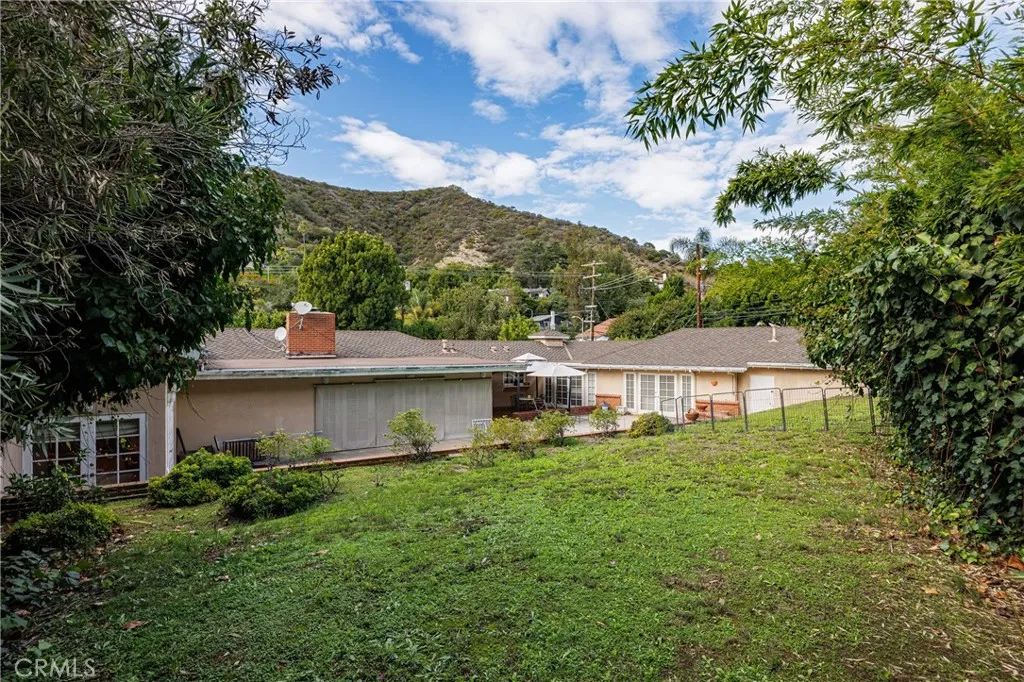 2072 Coldwater Canyon, Beverly Hills, California 90210 home-pic-31