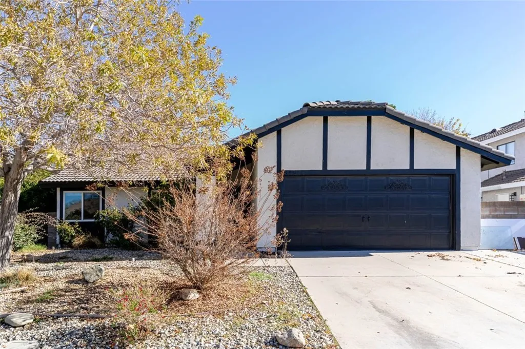 44022 31st Street W, Lancaster, California 93536 home-pic-0
