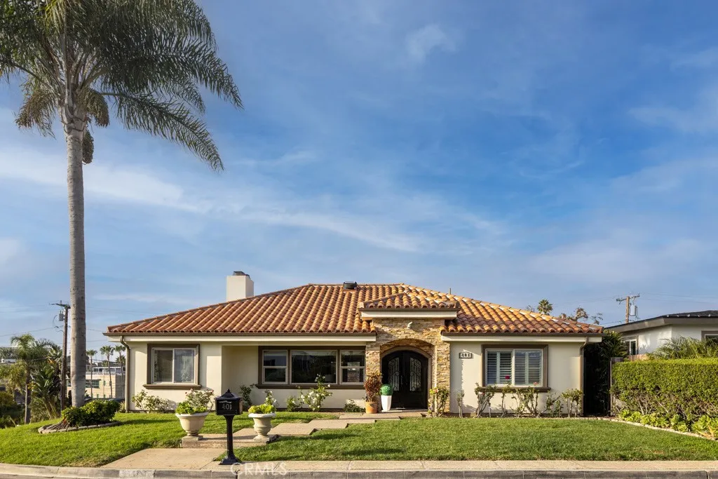 401 Holmwood, Newport Beach, California 92663 home-pic-0