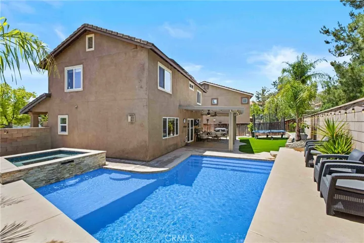 Daylight Sparkling Pool