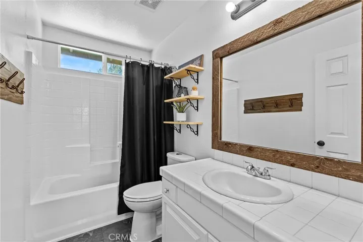 Second Floor Full Bathroom