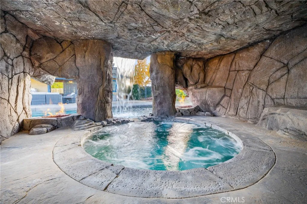 15712 Cashew, Hesperia, California 92345 home-pic-4