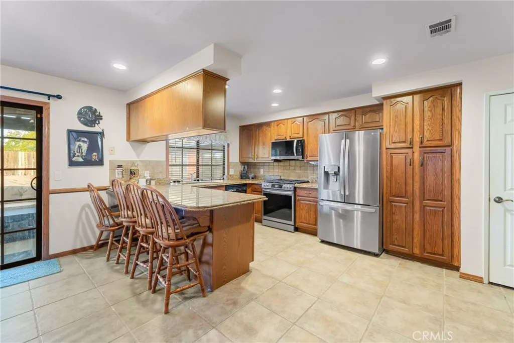 15712 Cashew, Hesperia, California 92345 home-pic-14