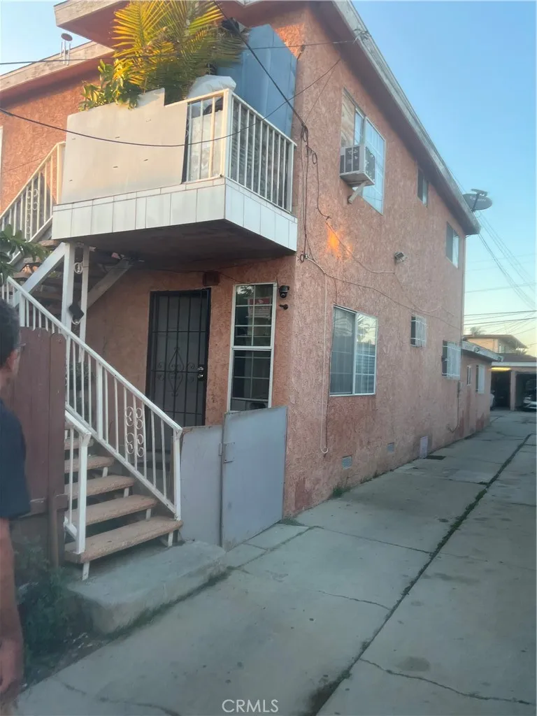 151 E 121st, Los Angeles, California 90061 home-pic-3