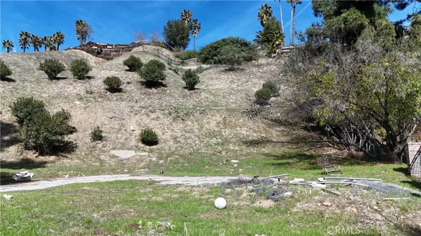 20713 Collins Street, Woodland Hills, California 91367