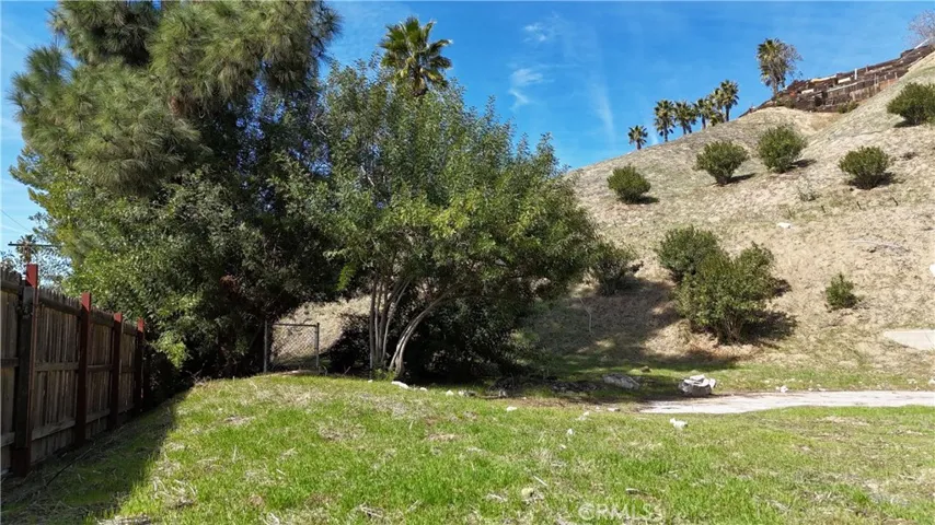 20713 Collins Street, Woodland Hills, California 91367