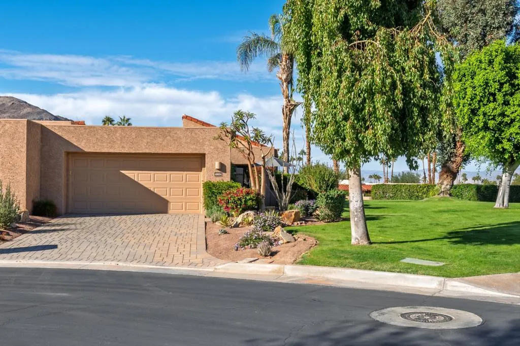 48624 Sundrop Court, Palm Desert, California 92260 home-pic-2