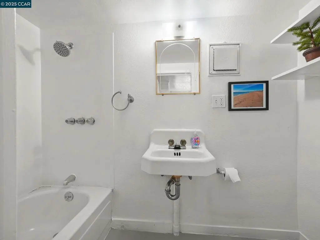 2154 Encinal Ave, Alameda, California 94501 home-pic-44