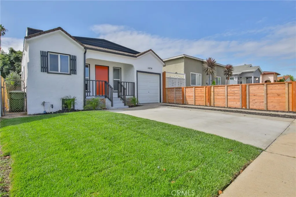 1434 W 92nd St, Los Angeles, California 90047 home-pic-0