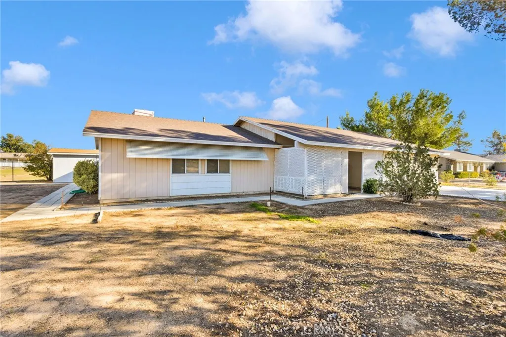 15481 Ramona, Apple Valley, California 92307 home-pic-2