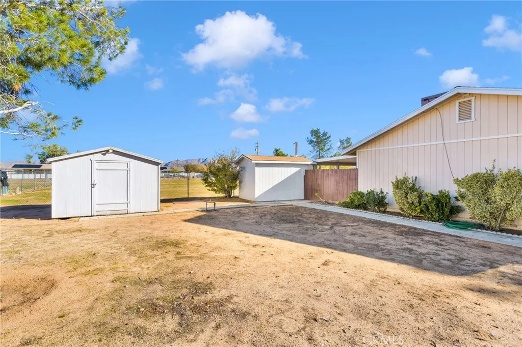15481 Ramona, Apple Valley, California 92307 home-pic-18