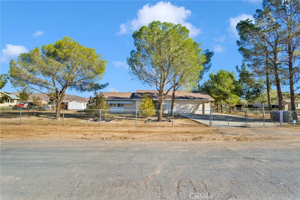 15481 Ramona, Apple Valley, California 92307 home-pic-0
