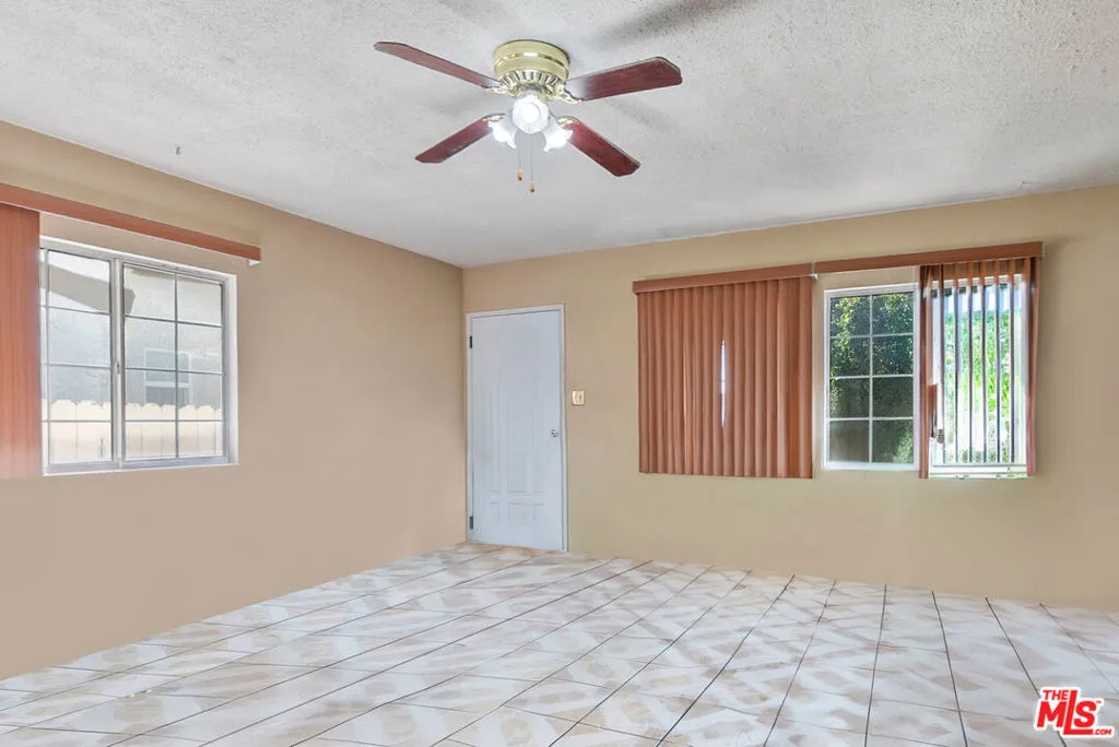 10626 Mountair Avenue, Tujunga, California 91042 home-pic-5