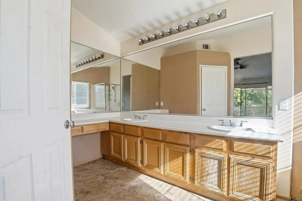 748 Navarro, Corona, California 92879 home-pic-22