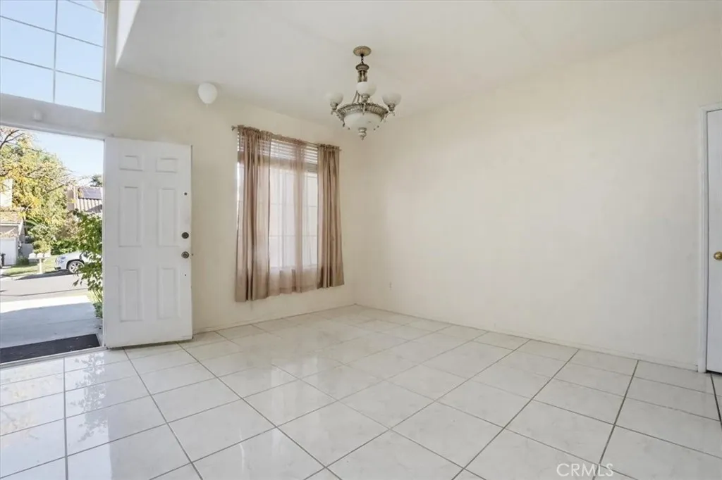 748 Navarro, Corona, California 92879 home-pic-2