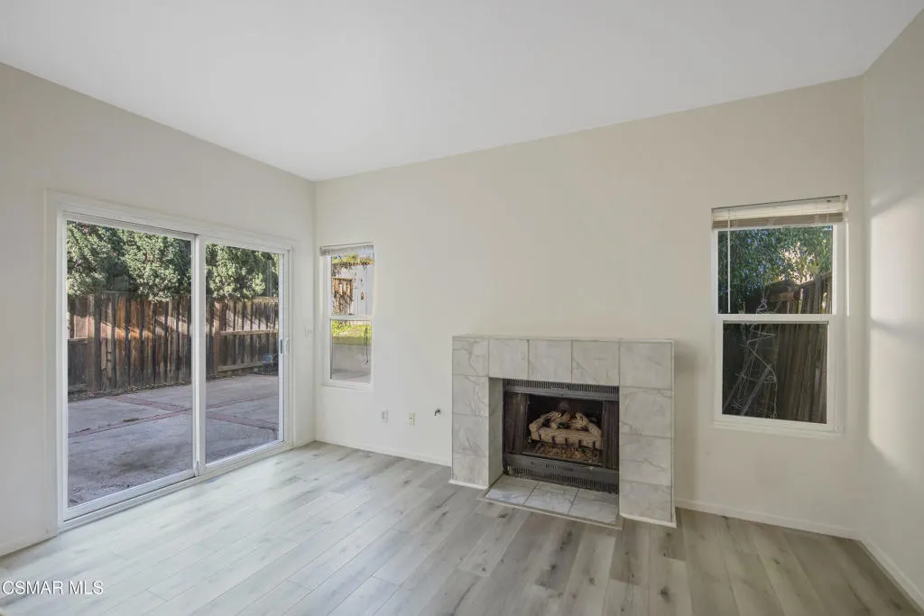 11833 Nightingale Street, Moorpark, California 93021 home-pic-10
