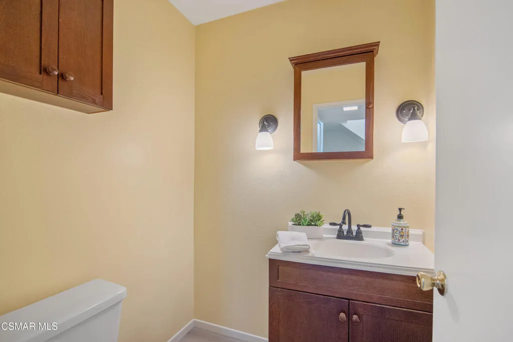 11833 Nightingale Street, Moorpark, California 93021 home-pic-16