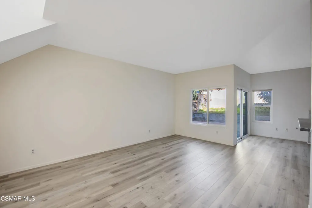 11833 Nightingale Street, Moorpark, California 93021 home-pic-5