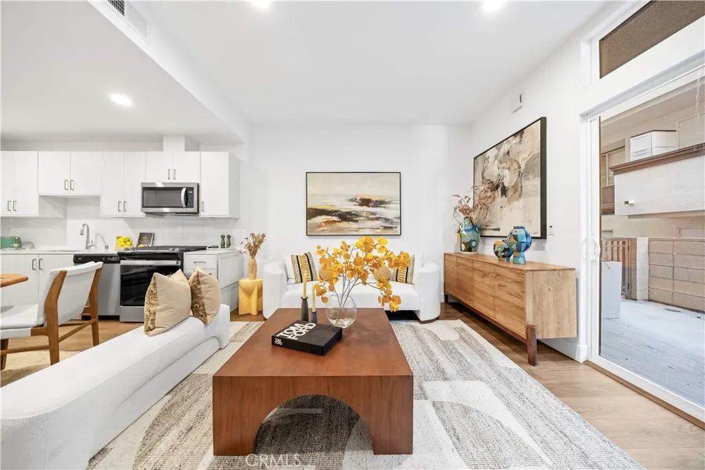 709 E Walnut Street 222, Pasadena, California 91101 home-pic-3