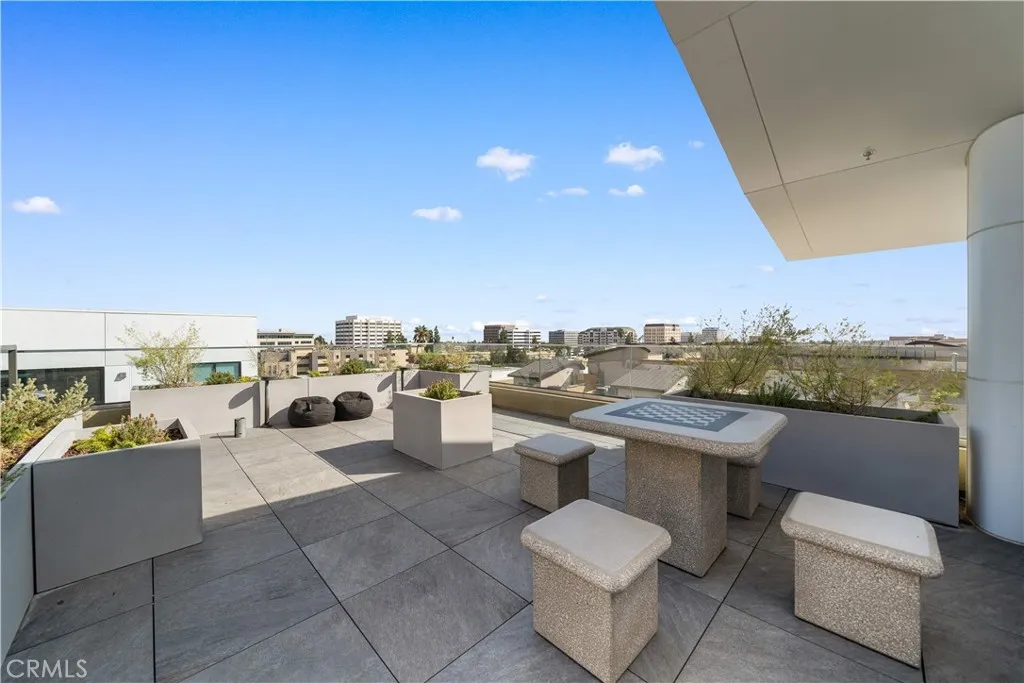 709 E Walnut Street 222, Pasadena, California 91101 home-pic-39