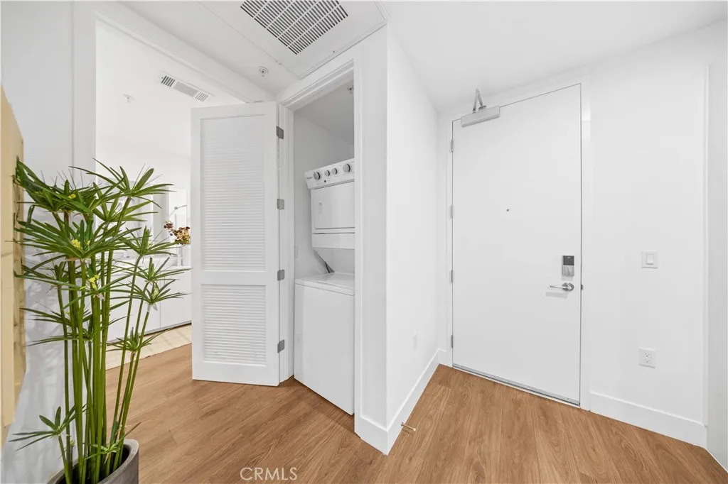 709 E Walnut Street 222, Pasadena, California 91101 home-pic-13