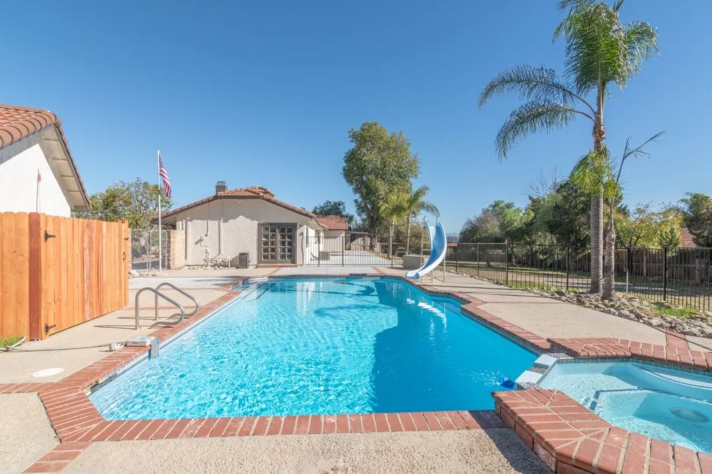 15175 Macias, Lake Elsinore, California 92530 home-pic-33