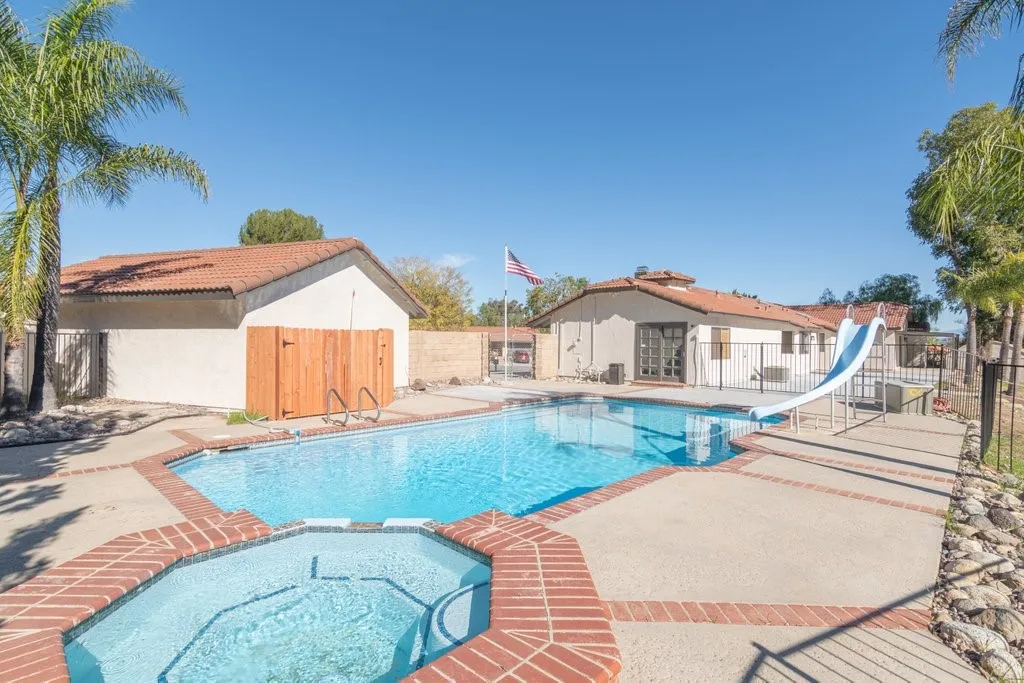 15175 Macias, Lake Elsinore, California 92530 home-pic-29