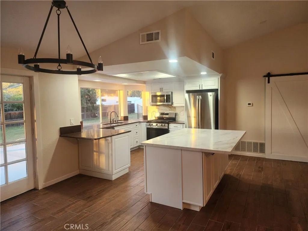 15175 Macias, Lake Elsinore, California 92530 home-pic-2