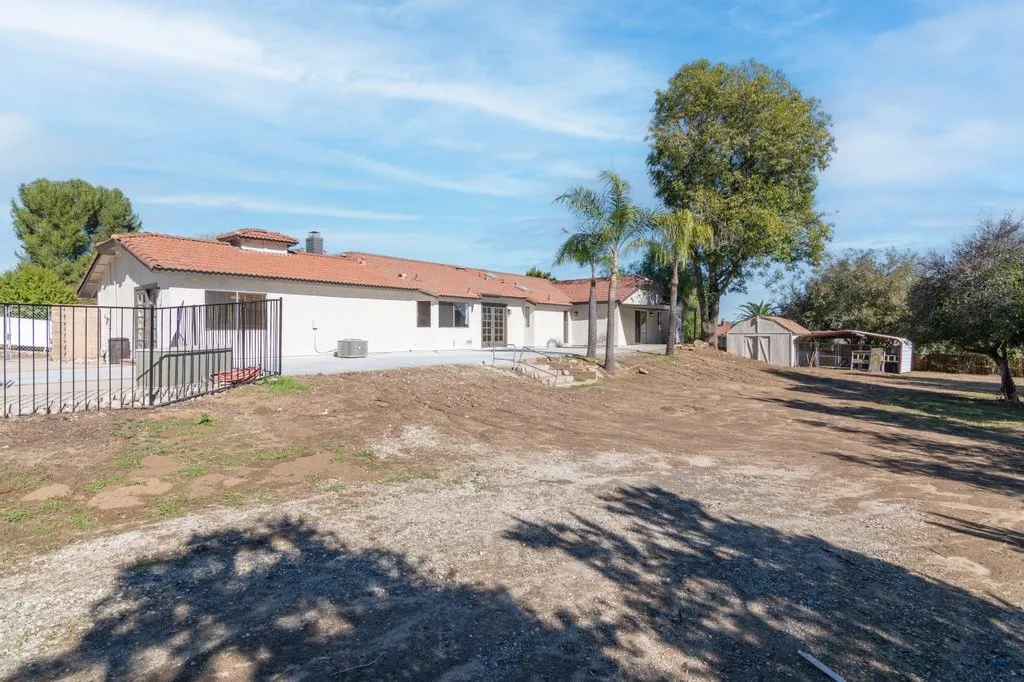 15175 Macias, Lake Elsinore, California 92530 home-pic-26