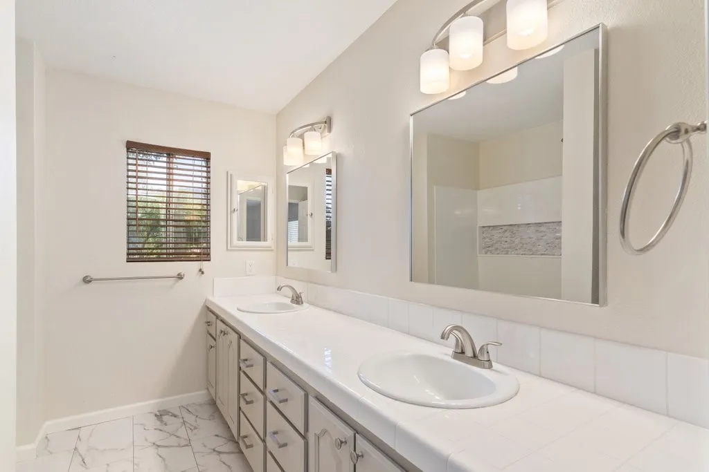 15175 Macias, Lake Elsinore, California 92530 home-pic-14