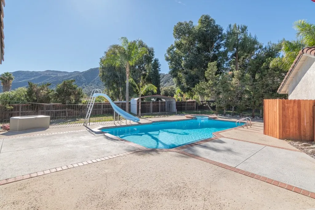 15175 Macias, Lake Elsinore, California 92530 home-pic-34