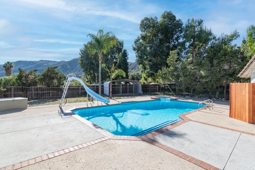 15175 Macias, Lake Elsinore, California 92530 home-pic-30