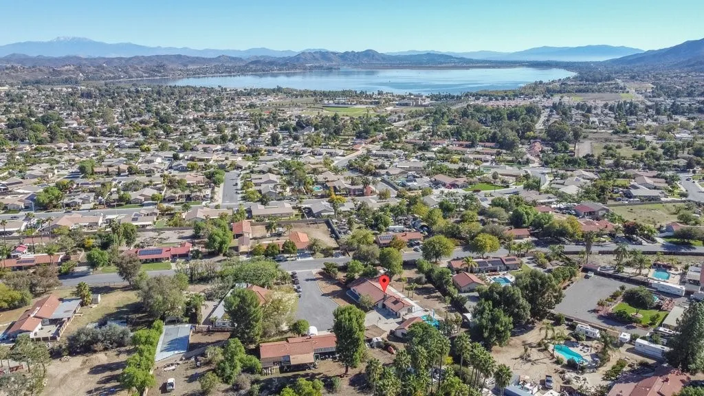 15175 Macias, Lake Elsinore, California 92530 home-pic-56