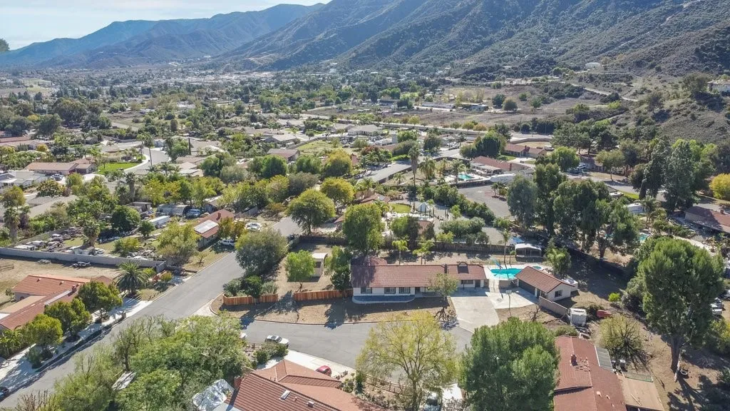 15175 Macias, Lake Elsinore, California 92530 home-pic-49